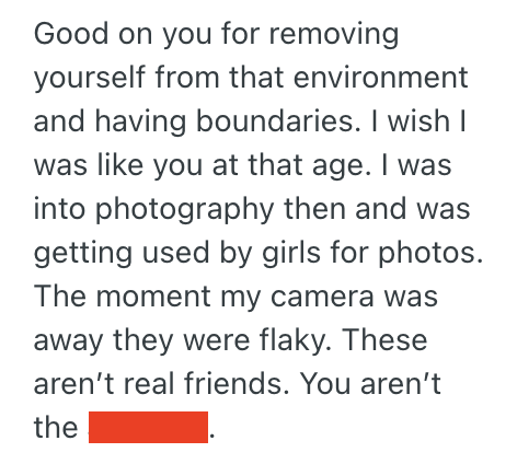 Screenshot 2025 07 04 at 12.19.20 PM Woman Brought Her Camera On A Girls Trip, But Her Friends Treated Her Like A Photographer Instead Of A Pal